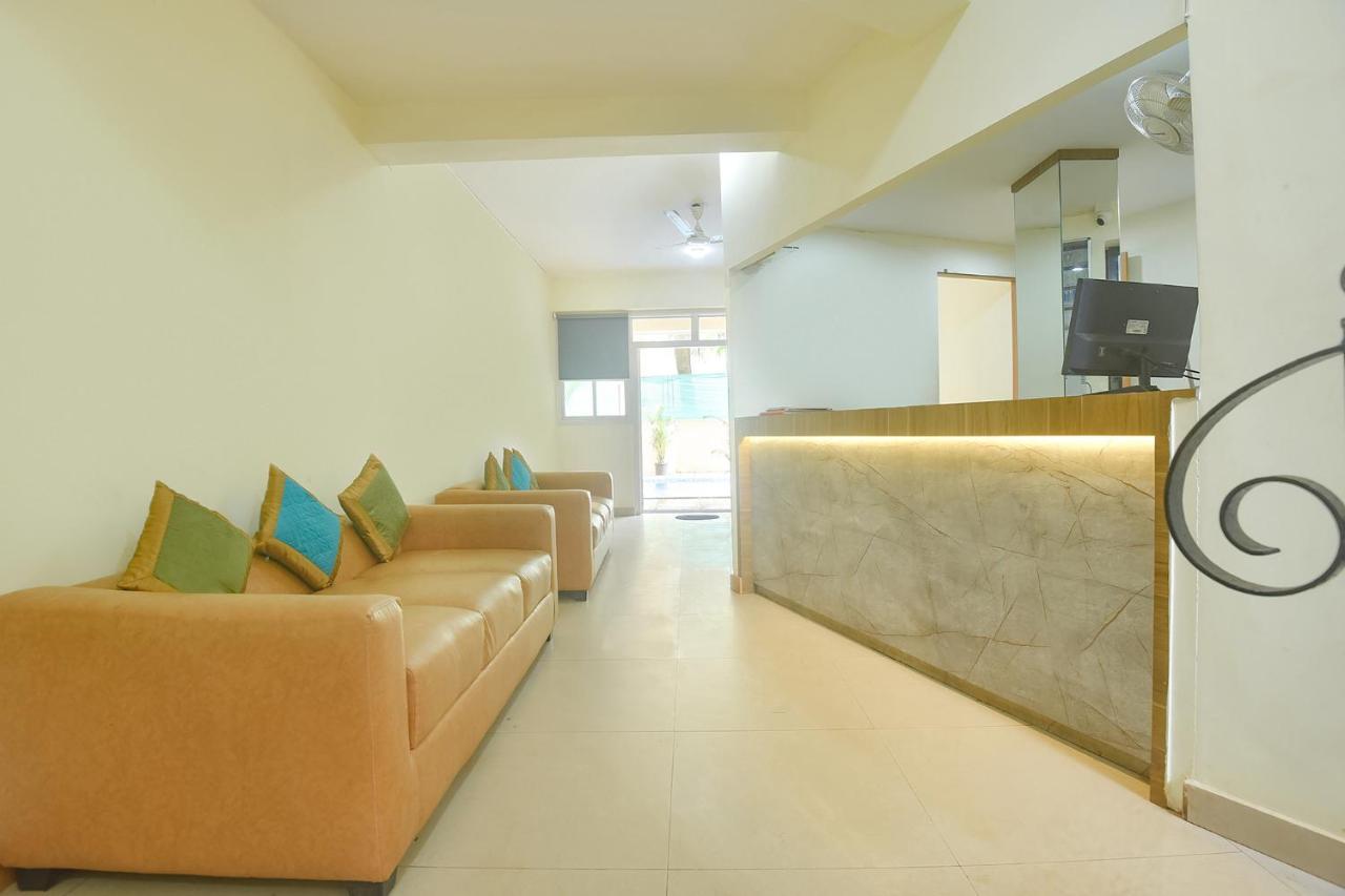 Fabexpress De Classio With Pool - Nr Candolim Beach Ξενοδοχείο Εξωτερικό φωτογραφία