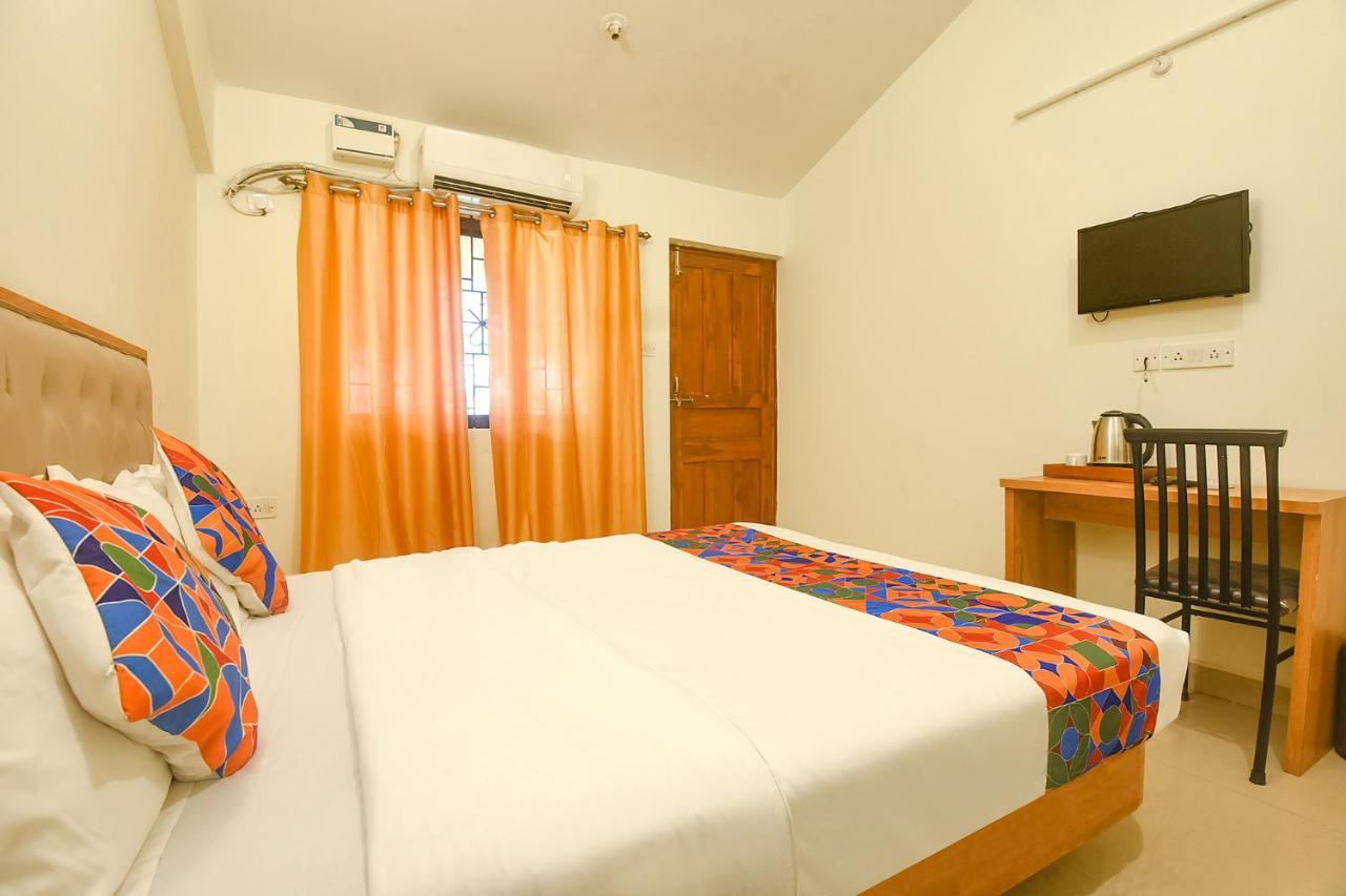Fabexpress De Classio With Pool - Nr Candolim Beach Ξενοδοχείο Εξωτερικό φωτογραφία