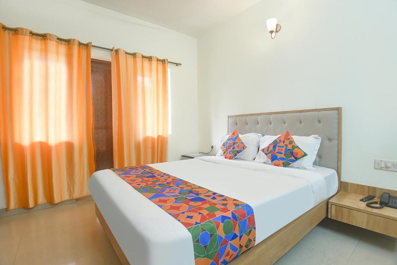 Fabexpress De Classio With Pool - Nr Candolim Beach Ξενοδοχείο Εξωτερικό φωτογραφία